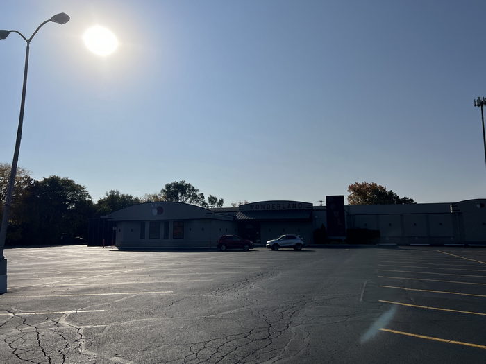 Wonderland Lanes - October 2022 (newer photo)